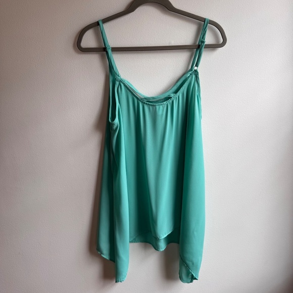 Torrid Plus 1X Georgette Shark‑bite Hem Camisole Fast Chicago Shipping Summer - Picture 6 of 6